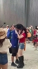 玩得真花！日本球迷在墨西哥和当地妹子又亲又抱，又扭又跳